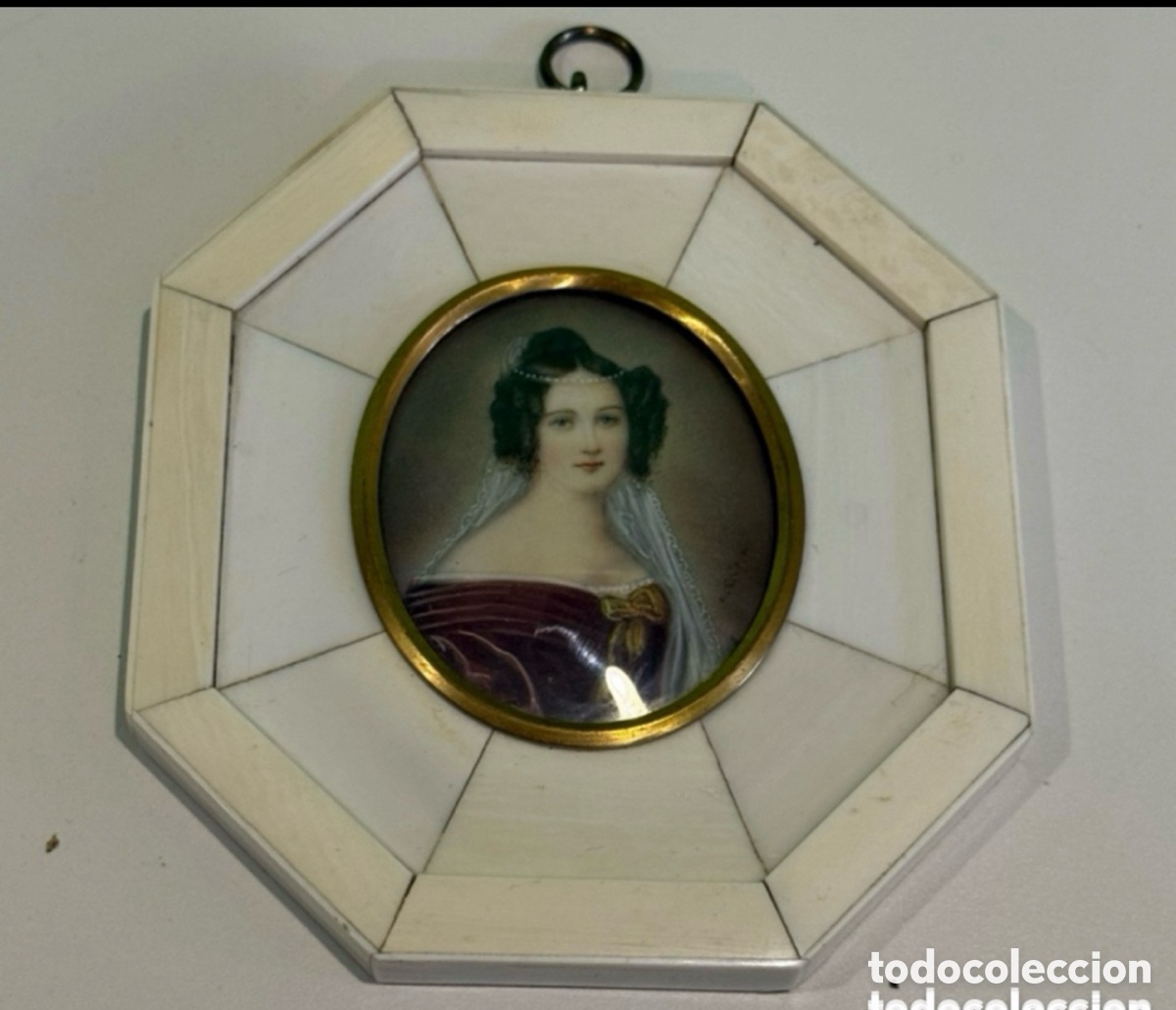 Arte: &Oacute;leo en miniatura sobre marfil firmado - Retrato femenino S. XIX - Marco de marfil - Bajo cristal