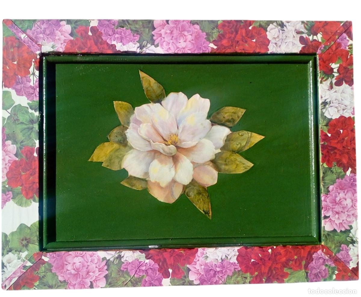 Arte: Flores Collage, cuadro de madera pintado en &oacute;leo con collage de papel, cuadro &oacute;leo, cuadro flores