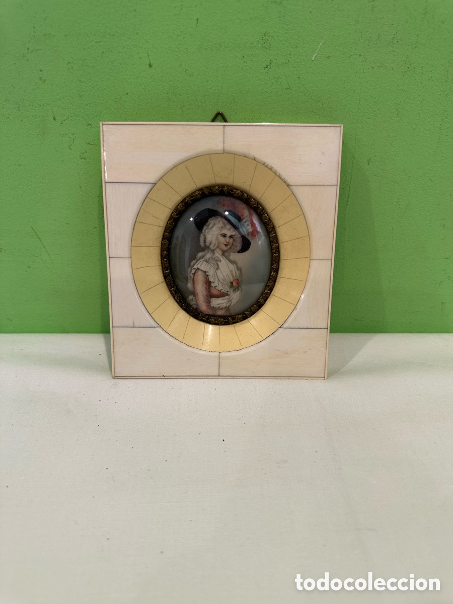Arte: &Oacute;leo en miniatura sobre marfil firmado - Retrato femenino S. XIX - Marco de marfil Bajo cristal