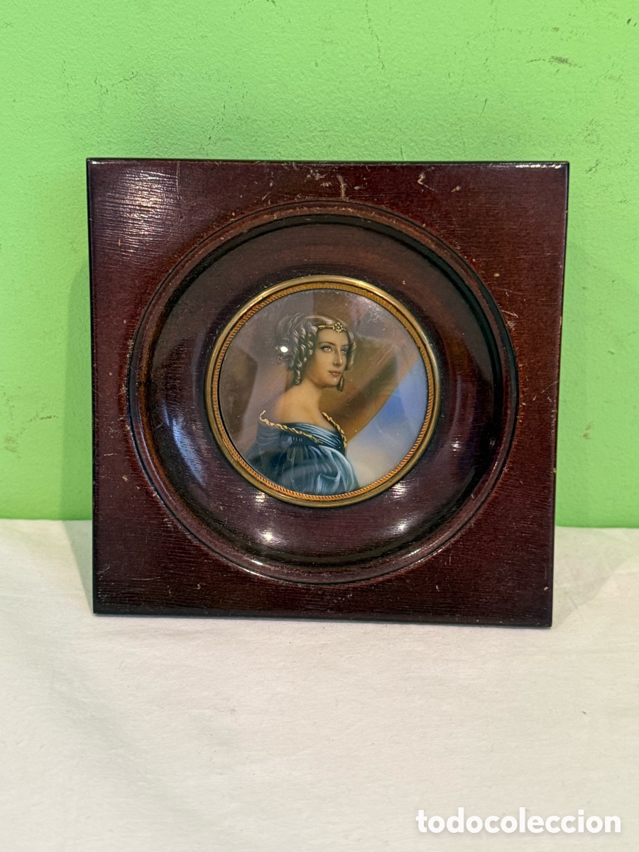 Arte: T&iacute;tulo: Miniatura retrato de dama francesa siglo XIX pintura sobre marfil marco de madera &eacute;poca