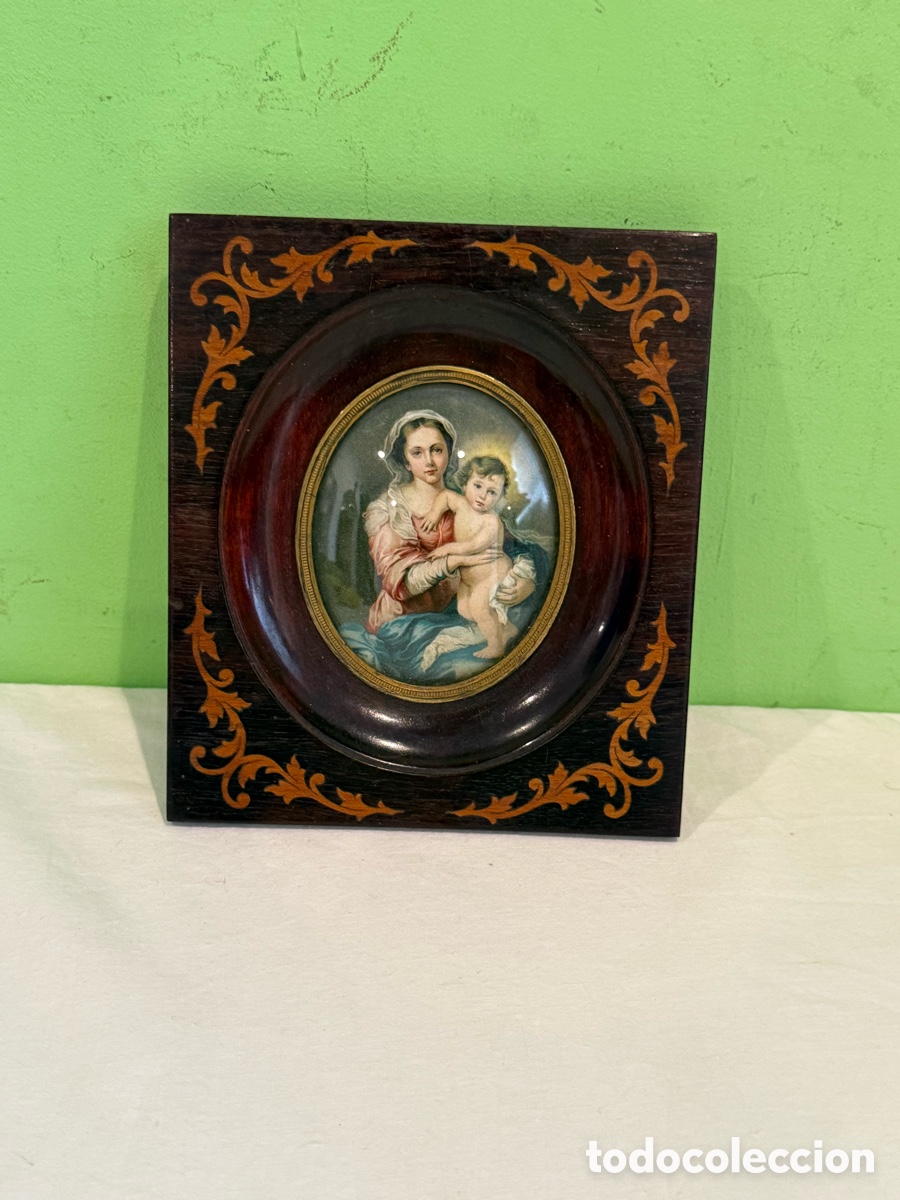 Arte: Miniatura religiosa Virgen con Ni&ntilde;o siglo XIX pintura sobre marfil marco madera marqueter&iacute;a