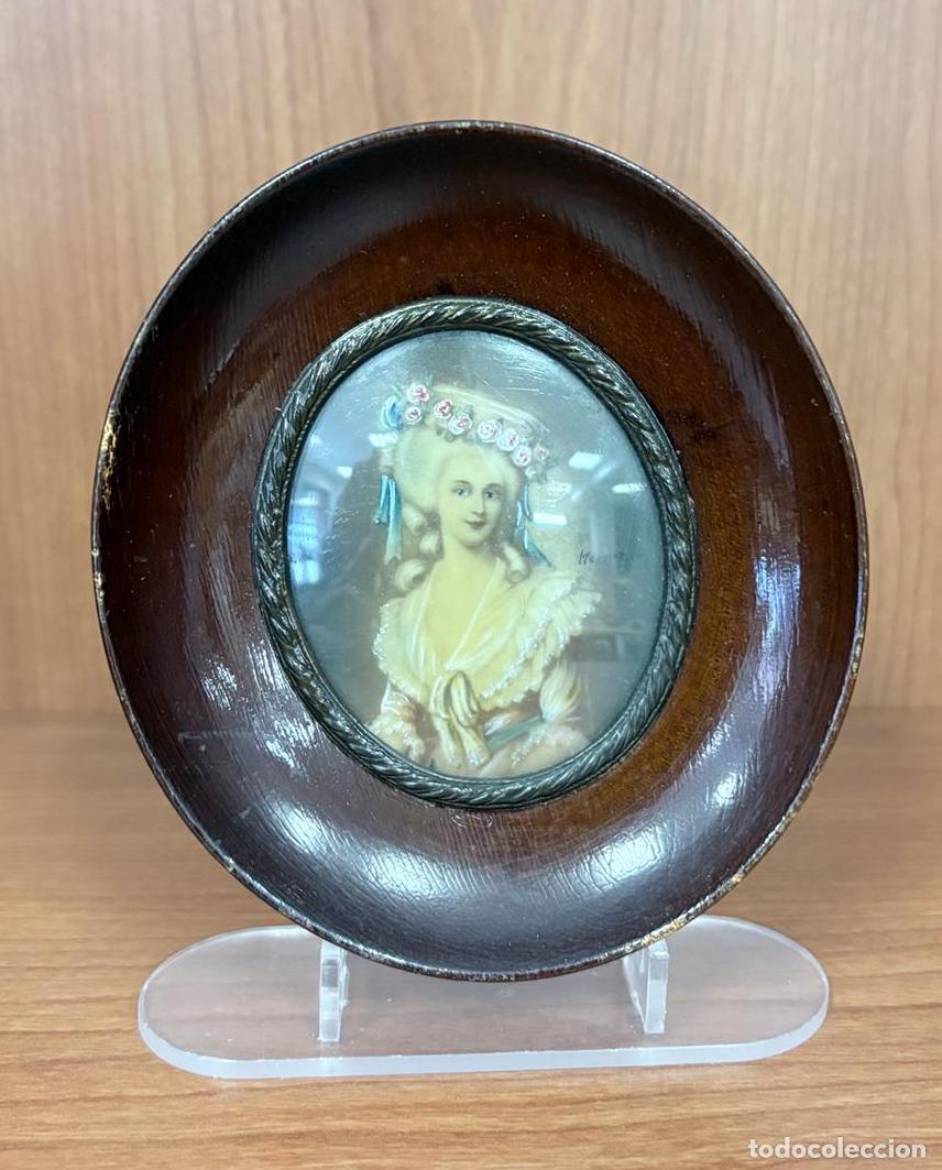 Arte: MINIATURA FEMENINA SOBRE MARFIL EN MARCO OVAL. SIGLO XIX