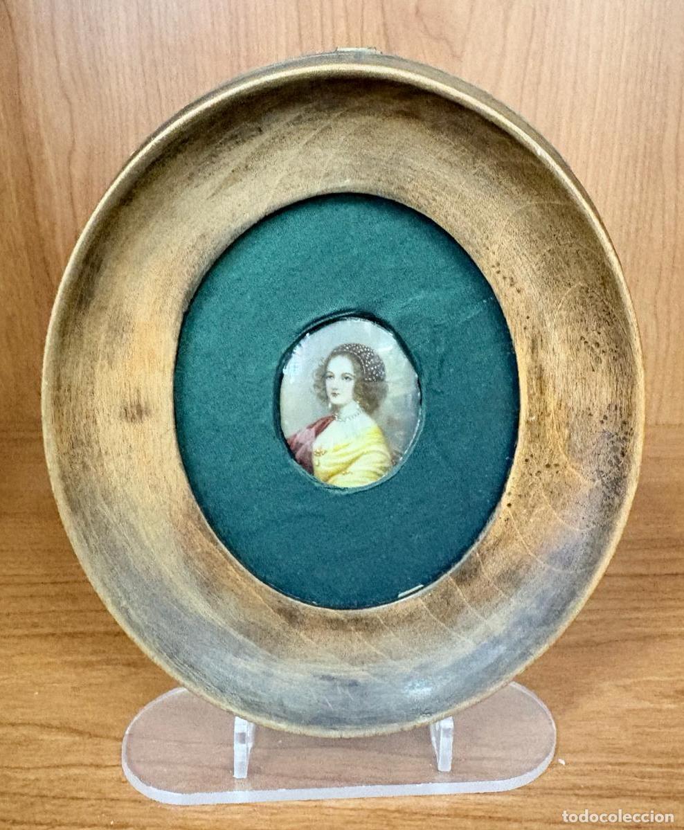 Arte: MINIATURA FEMENINA ROM&Aacute;NTICA EN MARCO CIRCULAR DORADO. SIGLO XIX