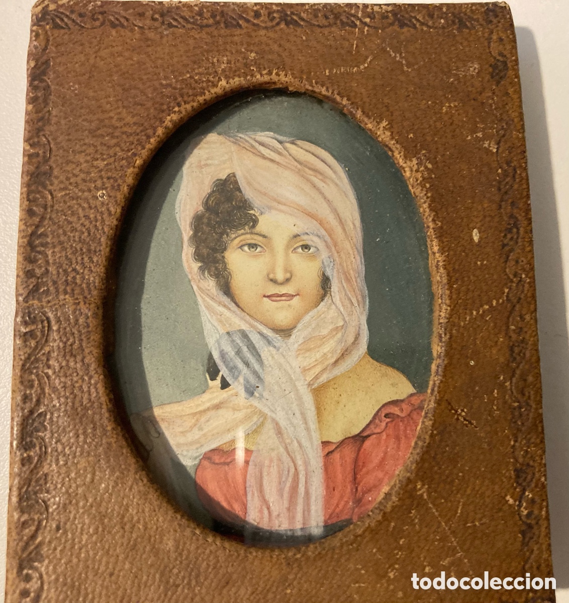 Arte: Precioso retrato femenino miniatura con marco de cuero. Mitad del siglo XIX.
