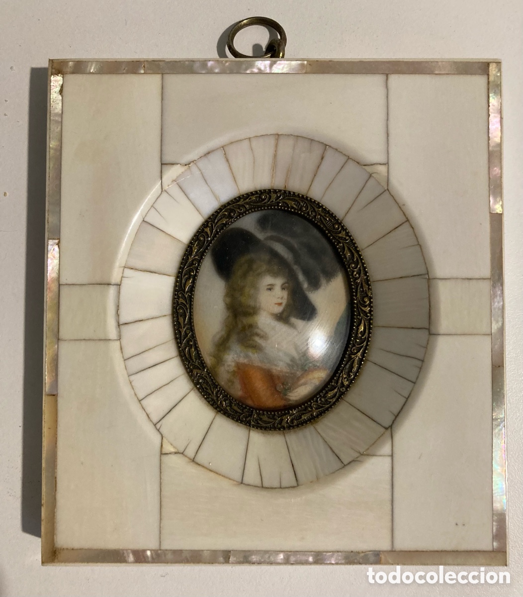Arte: Retrato miniatura de joven dama arist&oacute;crata. Marco placas marfil y n&aacute;car. Siglo XIX.