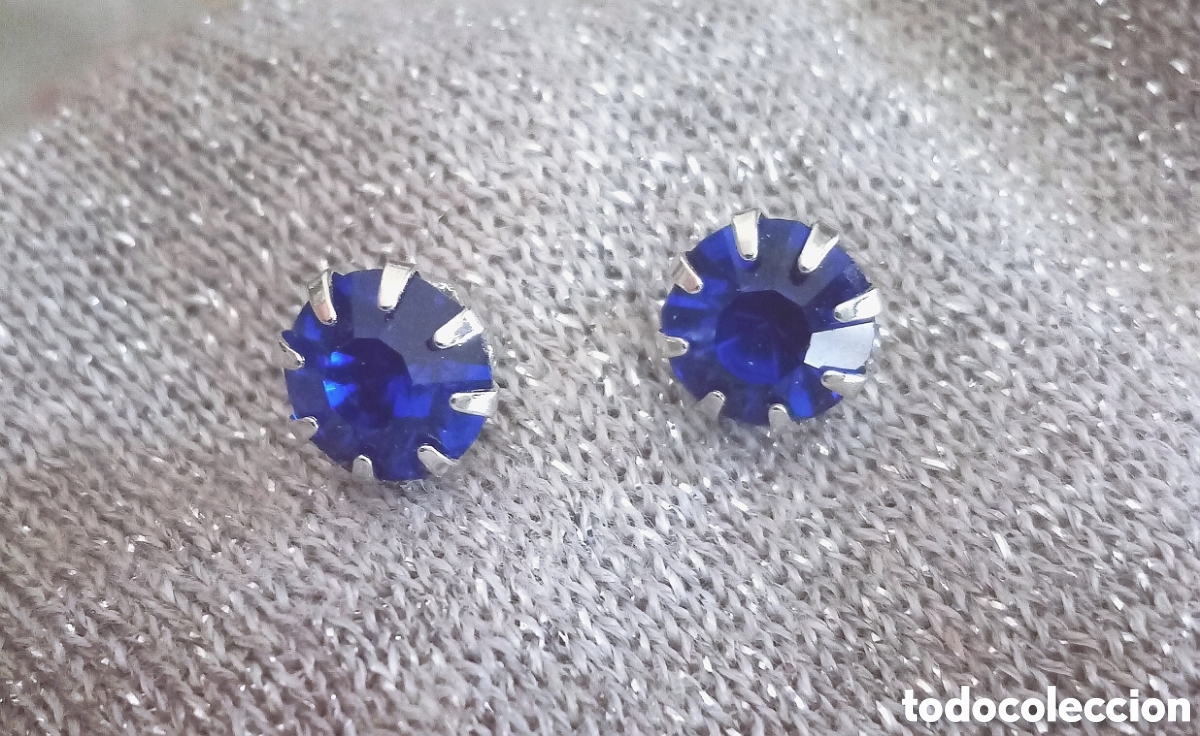 Arte: Originales pendientes color azul marino y plateados 8mm di&aacute;m. Muy bonitos
