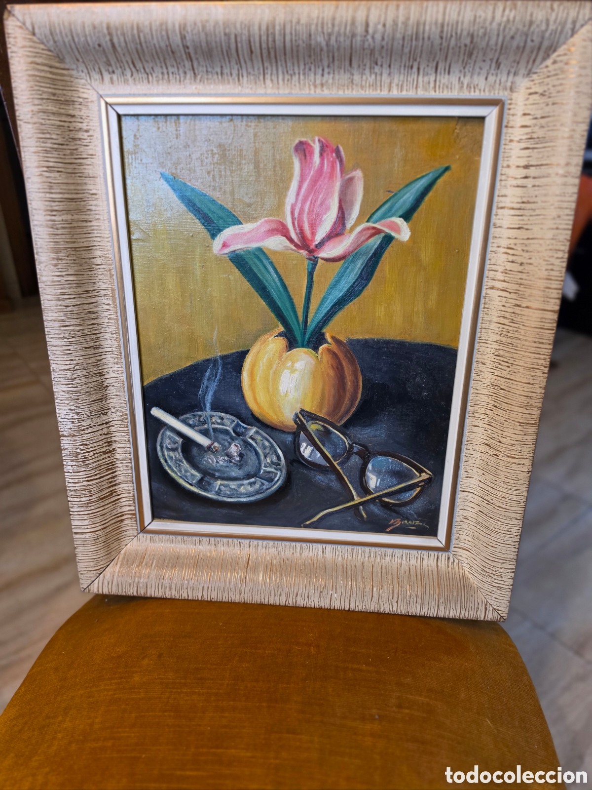 Arte: Bodeg&oacute;n vintage con tulip&aacute;n, gafas y cenicero -