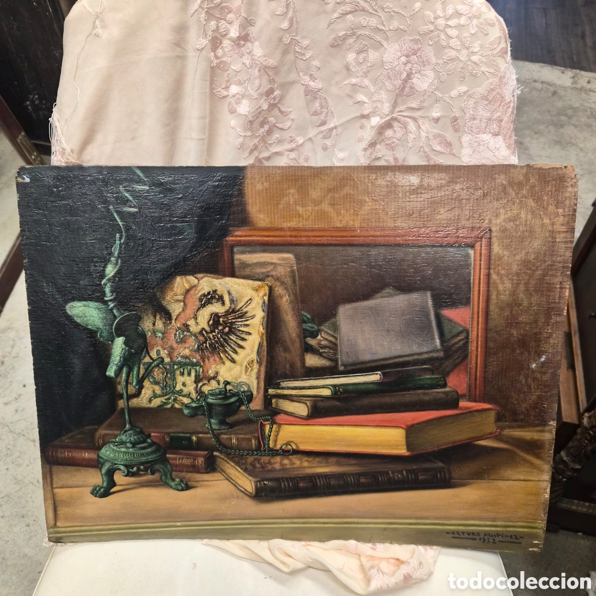 Arte: Oleo sobre tabla Arturo Mart&iacute;nez Cabezas (1899 Barcelona) naturaleza muerta con libros