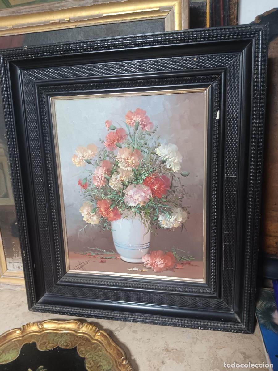 Arte: cuadro de pintura al &oacute;leo sobre lienzo que representa un bodeg&oacute;n de flores, espec&iacute;ficamente claveles