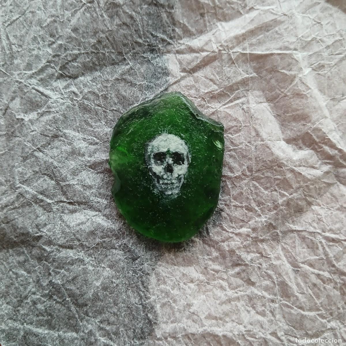 Arte: Cristal de mar con calavera pintada a mano (2022)- DOROTA EMILIA CZARNY/OJONEGRO