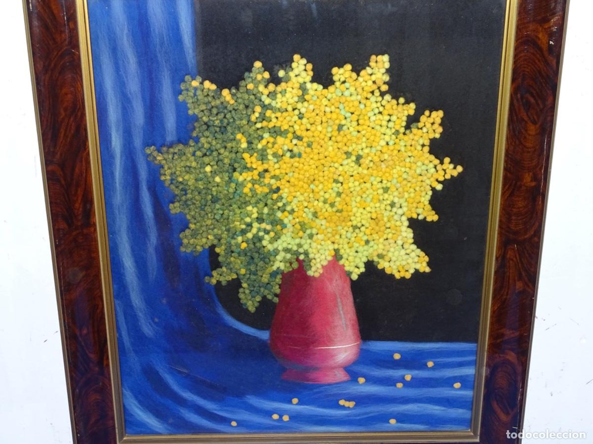 Arte: BODEGON JARRON FLORES HECHO CON BORLAS DE LANA. M. CENTELLAS, SABADELL.