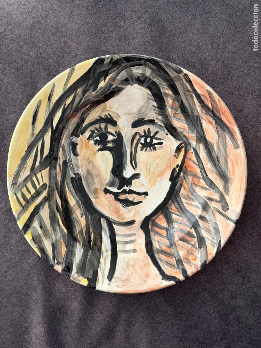 Arte: Charlotte Scheffel , &oacute;leo sobre plato de cer&aacute;mica , firmado y fechado en 2008 .