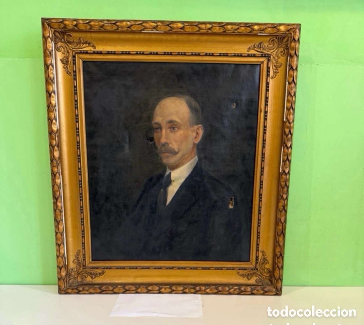 Arte: &Oacute;leo sobre lienzo antiguo. Retrato hombre SXIX. Medidas (70X60 cm).