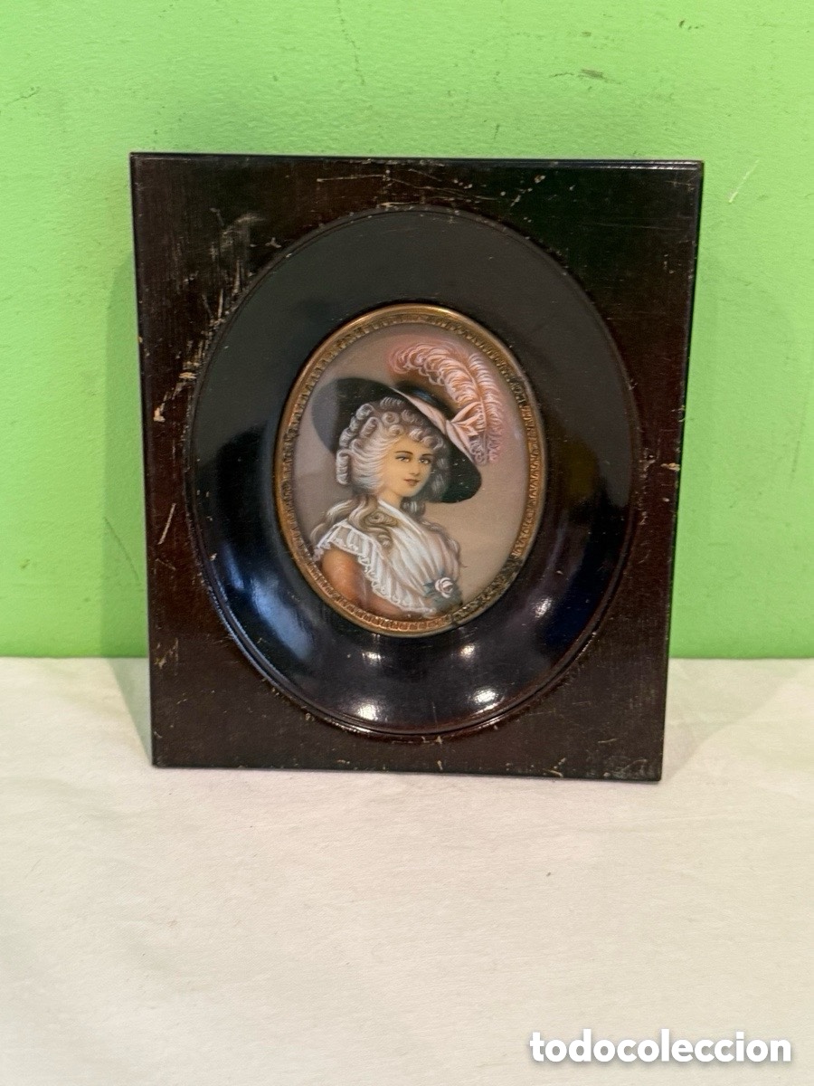 Arte: Miniatura retrato de dama francesa siglo XIX pintura sobre marfil marco de madera &eacute;poca