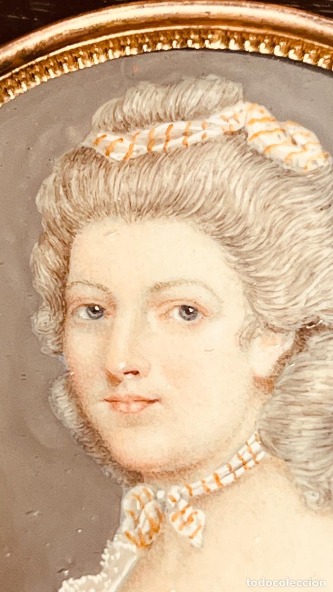 Arte: Miniatura pintada soporte noble mujer hacia 1780 luis XVI moda firma prunier Francia s XIX 62mm