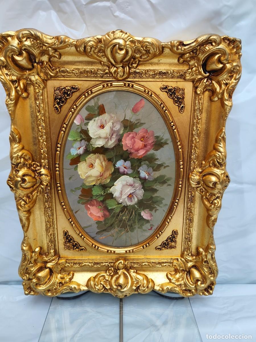 Arte: &Oacute;leo sobre tabla &rdquo;Ramo de rosas&rdquo; &mdash; ventana ovalada, marco rococ&oacute; dorado (c. 1978-1980)