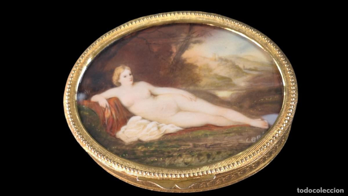 Arte: Caja. Retrato dama desnuda. Lat&oacute;n. &Eacute;poca Napole&oacute;n III. Francia. Finales Siglo XIX. 2,6 x 9,5 x 7,8.
