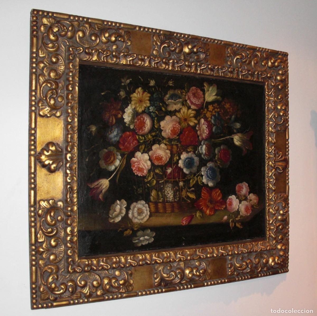 Arte: Escuela espa&ntilde;ola S. XVII-XVIII. Bodeg&oacute;n flores 60 x 45 cm. Con marco de &eacute;poca posterior.
