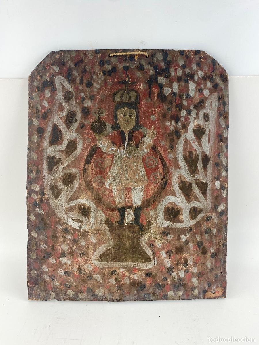 Arte: Ni&ntilde;o Jes&uacute;s de Praga, pintura sobre tabla de madera, escuela colonial, siglos XVIII - XIX.
