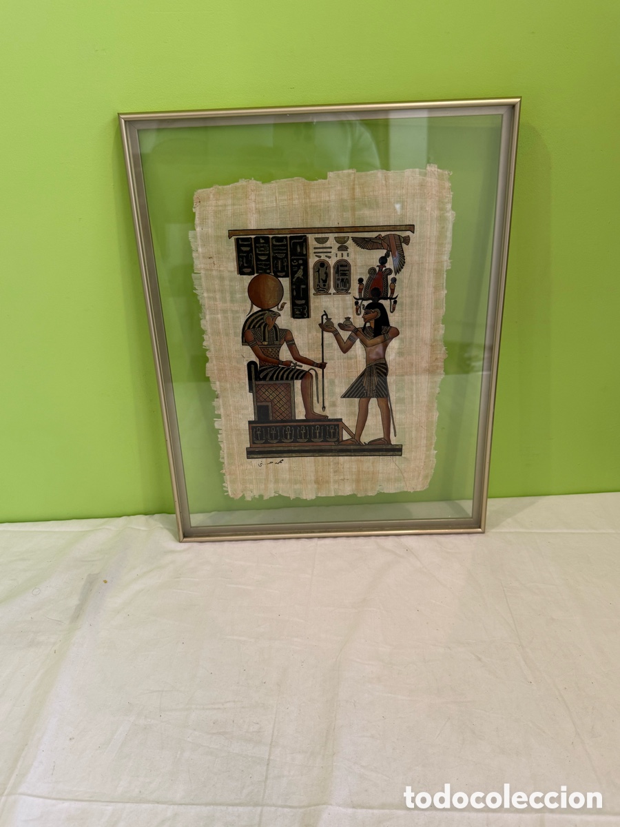 Arte: Papiro Egipcio Pintado a Mano &ndash; Escena Fara&oacute;nica con Figura Alada &ndash; Enmarcado 31 &times; 27 cm