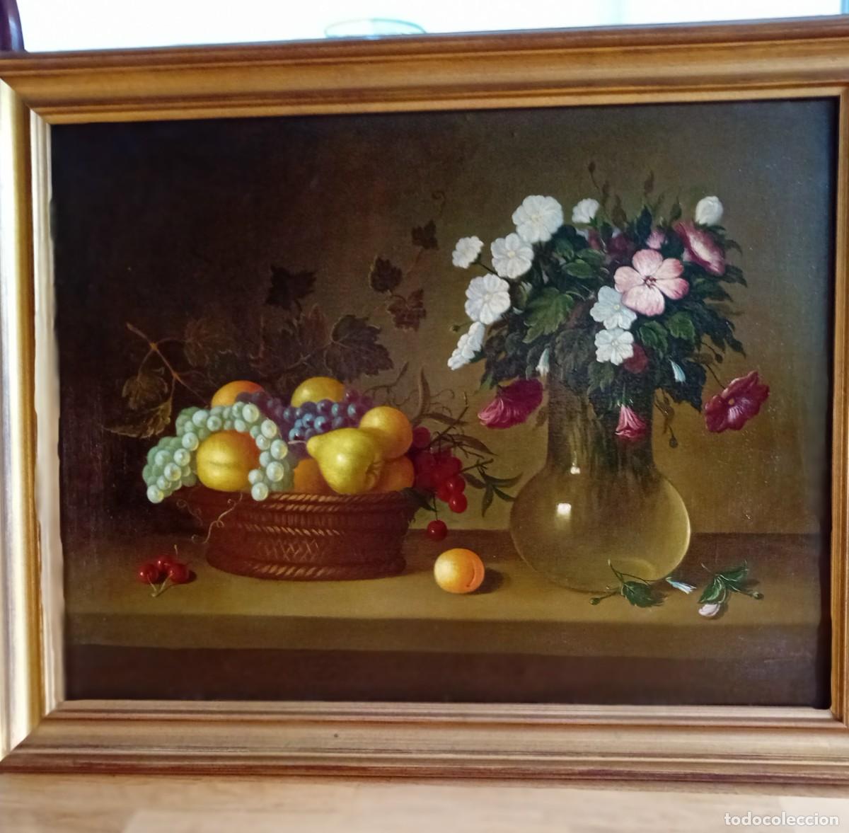 Arte: Bodeg&oacute;n de cesto con frutas y jarra de cristal con flores