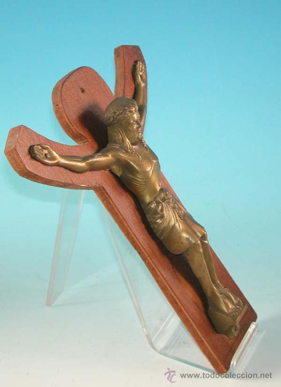 Arte: Crucificado de metal y madera. 1950 - Foto 2