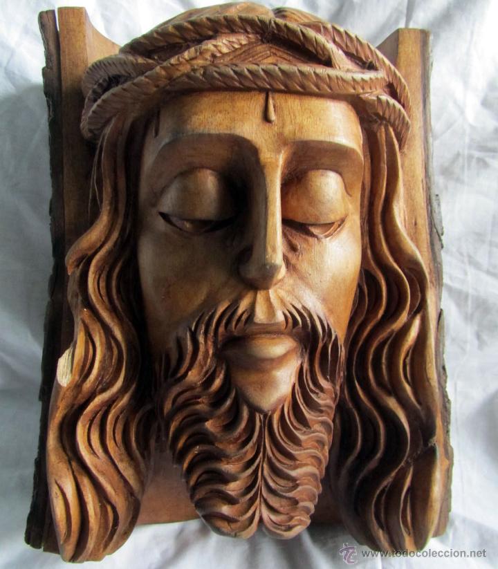 Featured image of post Cristo Tallado En Madera Escultura de madera tallado a mano representando a cristo resucitado sobre una base de madera tallada y policromada