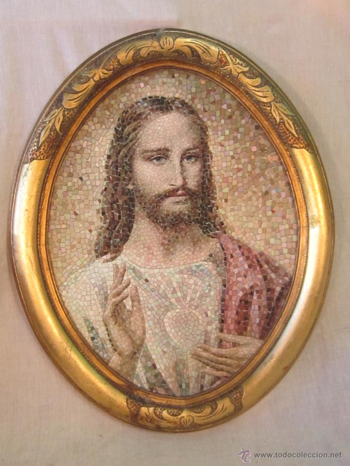 Arte: corazon de jesus en marco oval de madera y lamina - Foto 1
