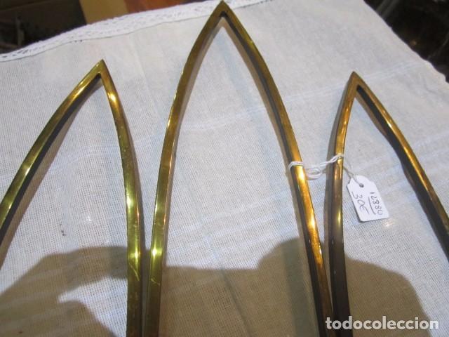 Arte: Cuadro V&iacute;rgen sobre tr&iacute;ptico marco de bronce. 26 x 54 cms. - Foto 4