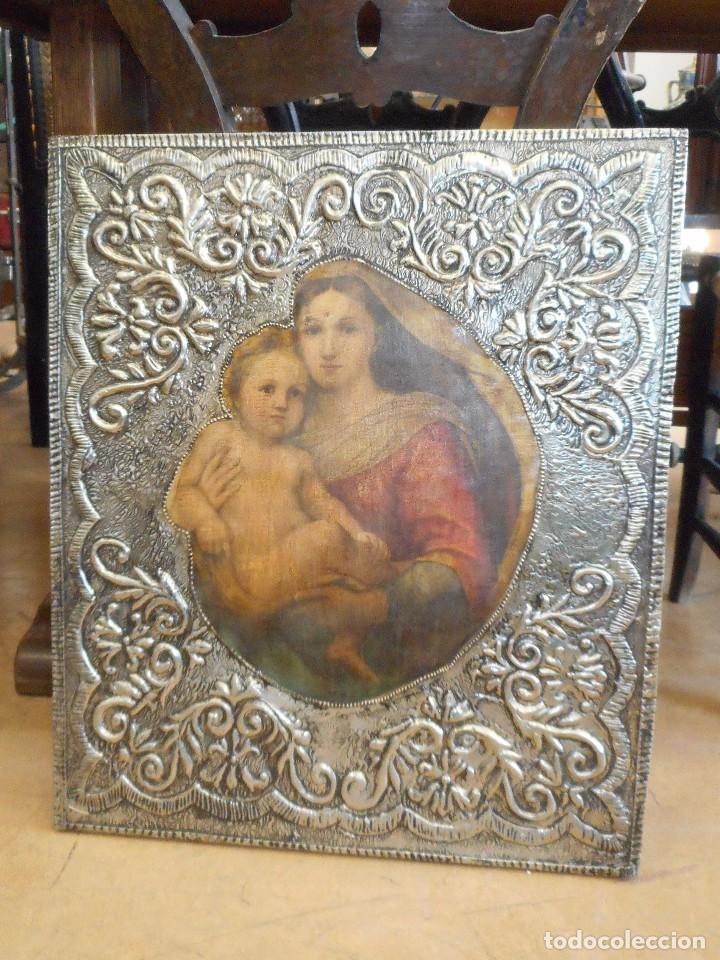 Arte: Cuadro repujado de la Virgen y el Ni&ntilde;o - Foto 1