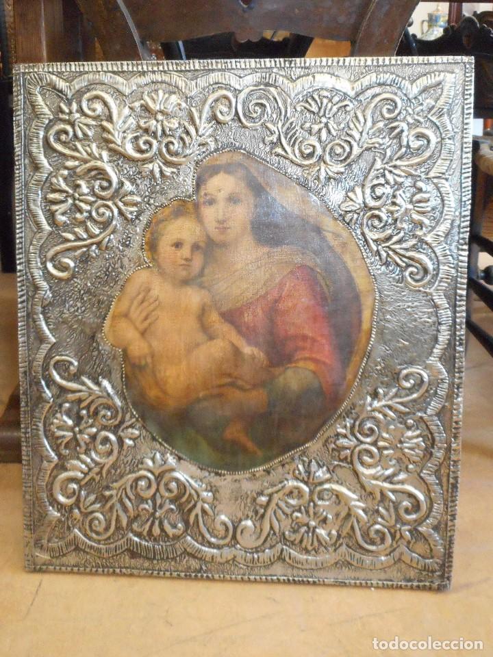 Arte: Cuadro repujado de la Virgen y el Ni&ntilde;o - Foto 2