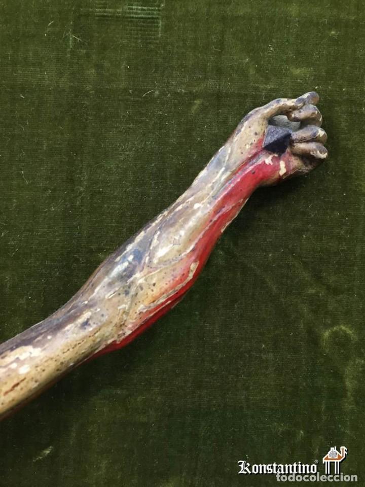 Arte: Cristo en madera sobre retablo - Foto 5