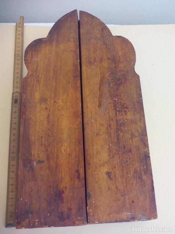 Arte: Antiguo tr&iacute;ptico de madera tallada, dorada y policromada. - Foto 14