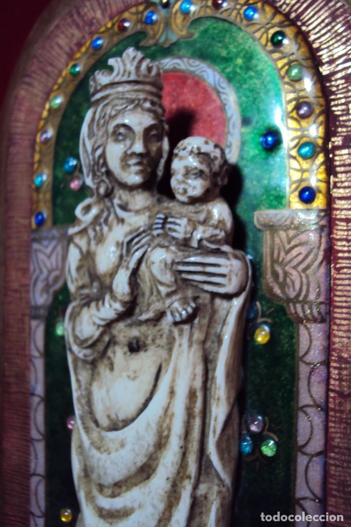 Arte: Virgen g&oacute;tica con ni&ntilde;o - Foto 4