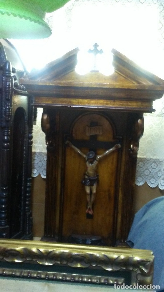 Arte: CRISTO CRUCIFICADO EN CAPILLA DE MADERA - Foto 2