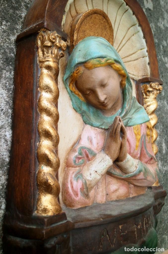 Arte: cuadro religioso de virgen en escayola - Foto 3