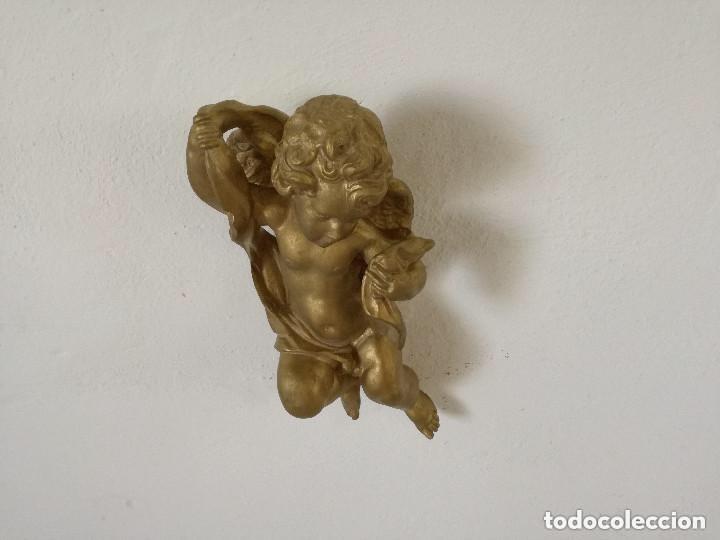 Arte: Querub&iacute;n en estuco, pintado en dorado aprox 32 cms - Foto 3
