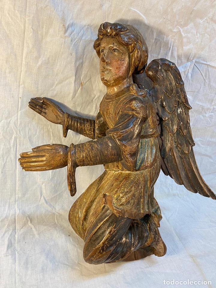 Arte: ANGEL TALLA DE MADERA GOTICO CON ALGO DE POLICROMIA Y DORADOS DEFECTOS RESEÑADOS EN FOTOS.. Lote 248568425