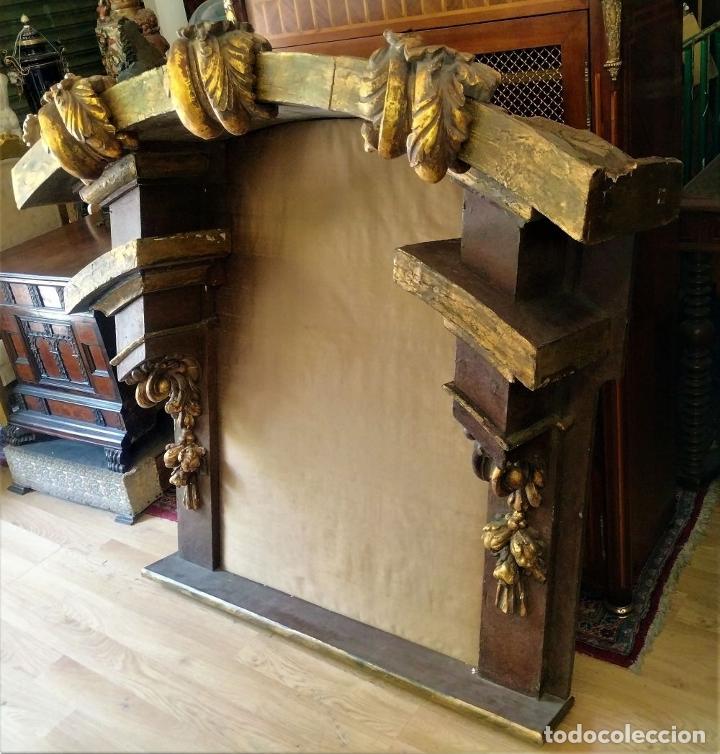 Retable Baroques Espagnol Transformé En Bouche De Cheminée – Bois Sculpté XVIIIe