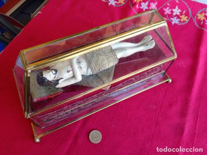 Arte: Urna antigua con Cristo Yacente - Foto 1
