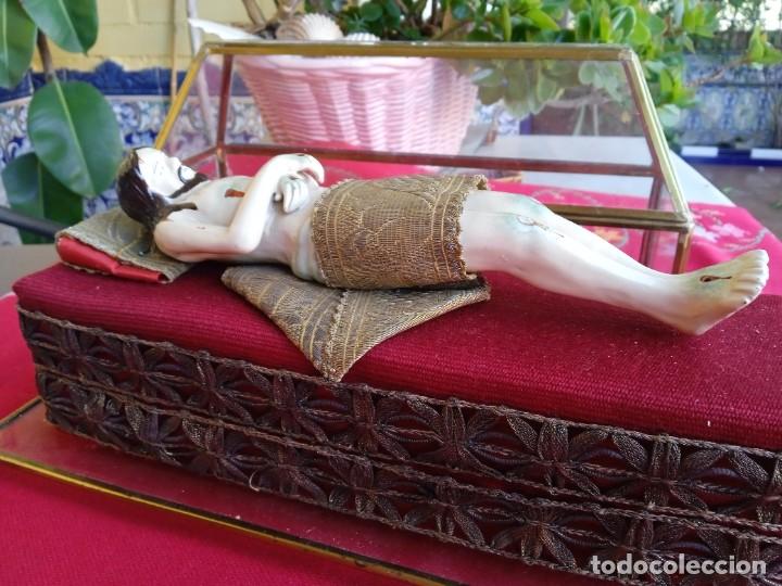 Arte: Urna antigua con Cristo Yacente - Foto 4