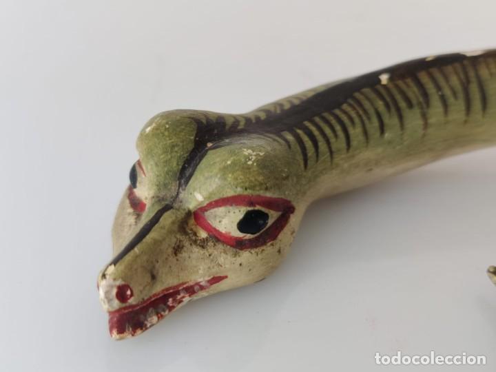 Arte: Antigua serpiente del pecado en madera para peana virgen S.XVIII - Foto 8 - 303608238