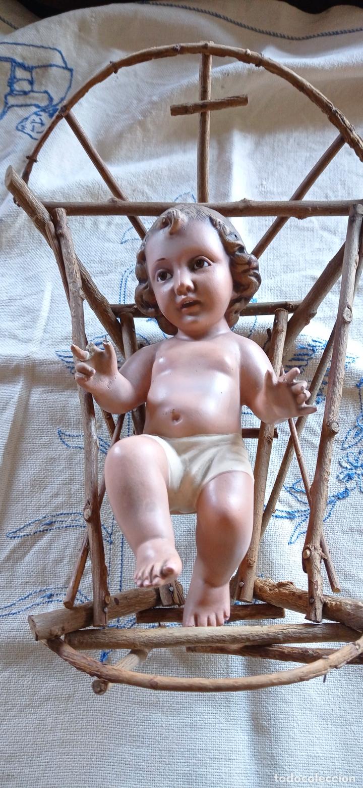 Arte: NI&Ntilde;O JESUS DE OLOT CON CUNA DE MADERA - Foto 1