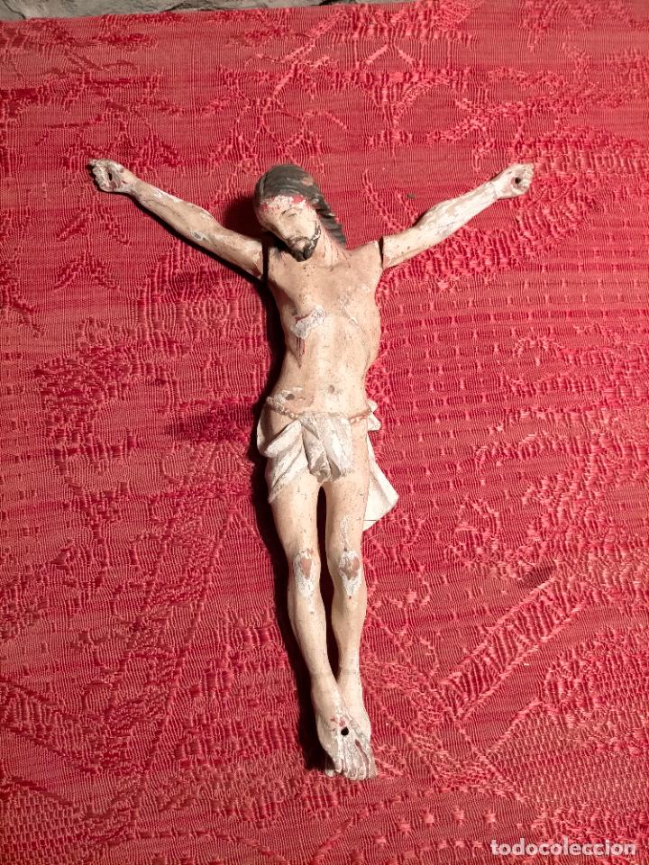 Arte: Antiguo jesucristo de talla policromado del siglo XIX con bonita policromia pintada y tallado a mano