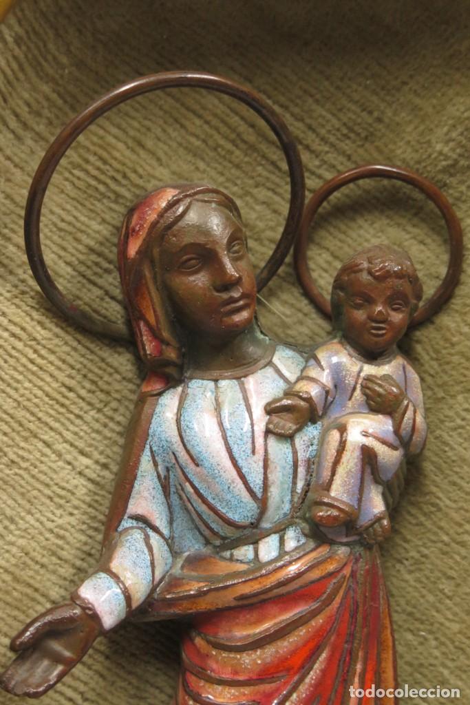 Arte: VIRGEN CON NI&Ntilde;O. ESMALTE. 1950 - Foto 3