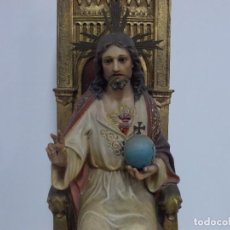 Arte: ANTIGUA ESCULTURA RELIGIOSA - SAGRADO CORAZÓN DE JESÚS - OLOT - EL ARTE CRISTIANO ALTURA, 61 CMS. Lote 338561948