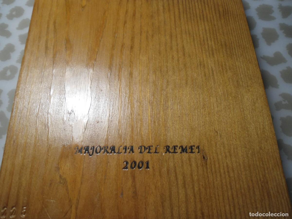 Arte: Tr&iacute;ptico tipo capilla de madera, Majoralia del Remei, 2001. - Foto 6