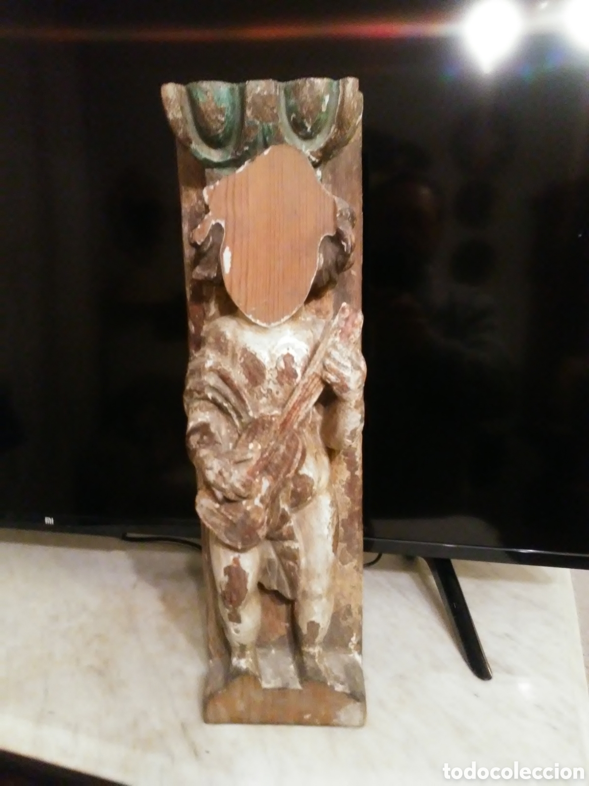 Arte: Angel de madera policromada con laud - Foto 1