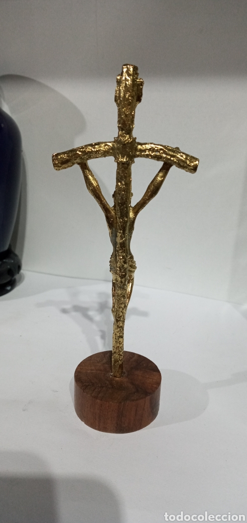 Arte: CRUCIFIJO DORADO CON BASE DE MADERA.14CM. - Foto 4