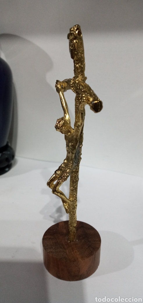 Arte: CRUCIFIJO DORADO CON BASE DE MADERA.14CM. - Foto 5
